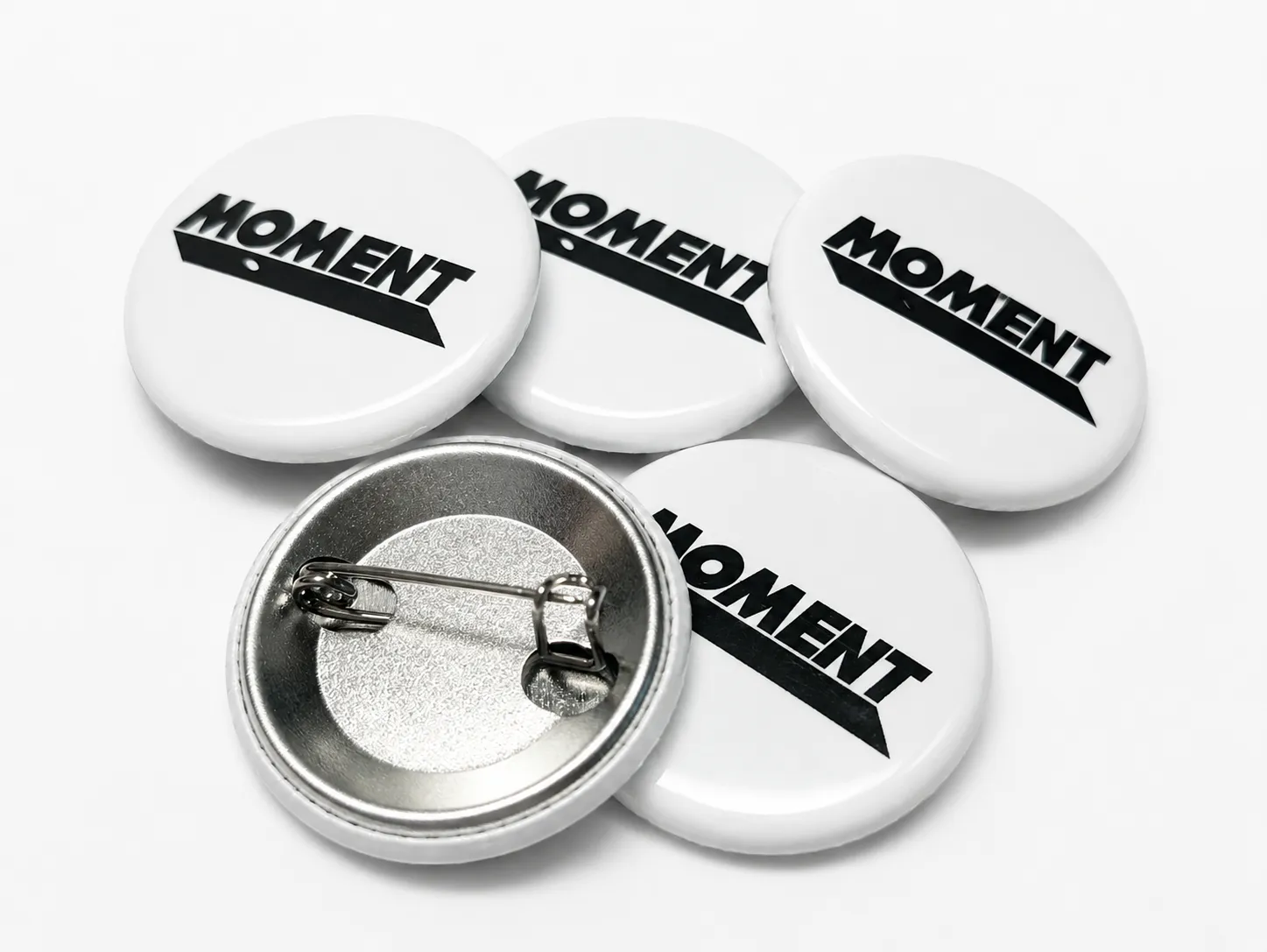 MOMENT TIN BADGE